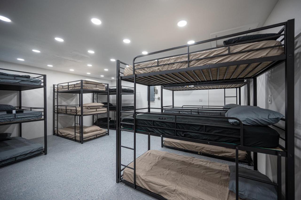 Free Airport & Strip Shuttle, & Bfast! Hostel Лас Вегас Екстериор снимка